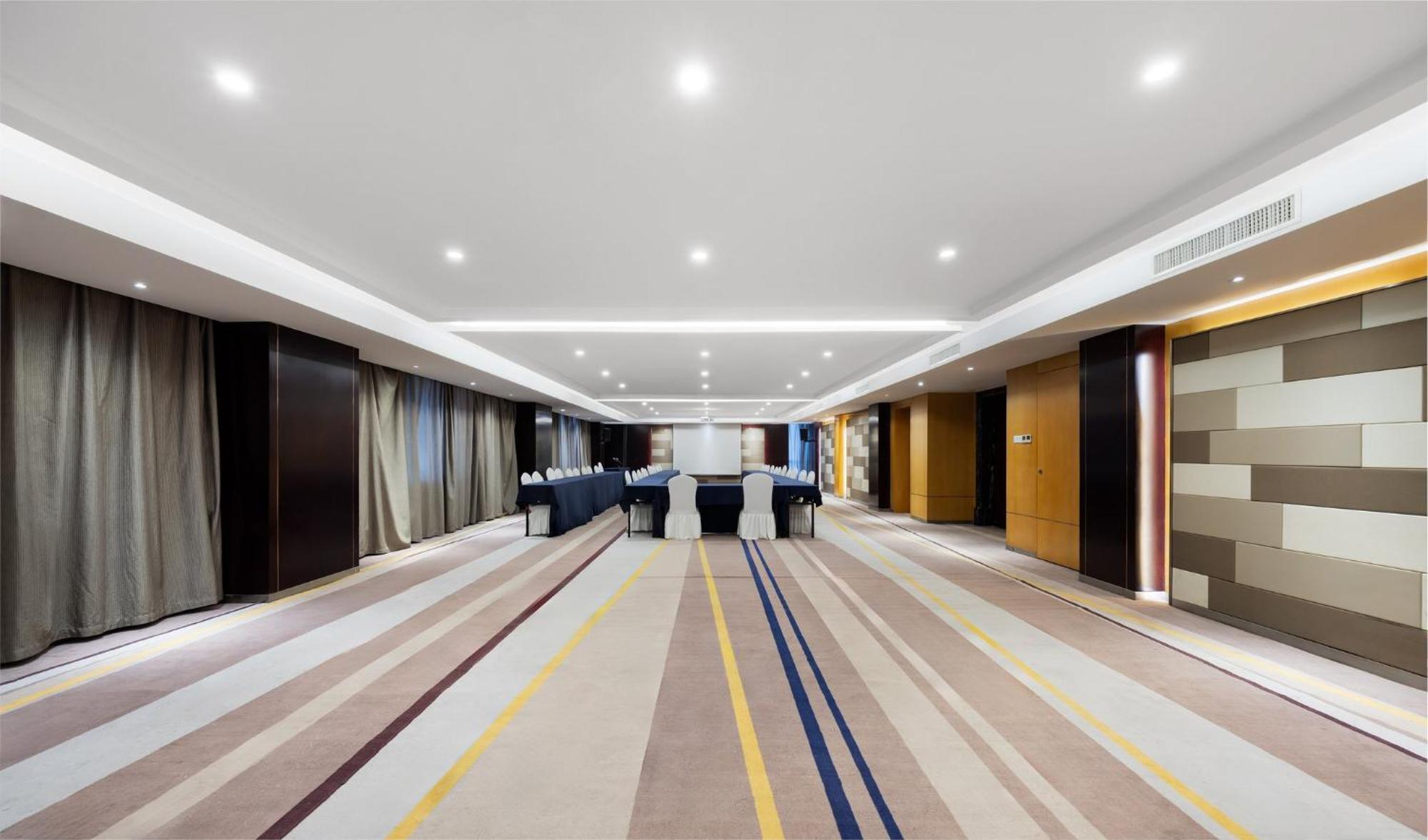 Holiday Inn Express Zhengzhou Airport By Ihg Xinzheng  المظهر الخارجي الصورة