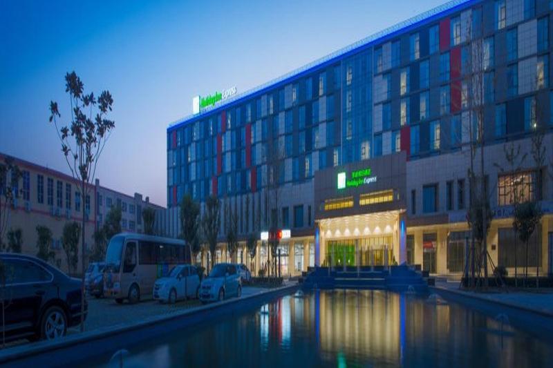 Holiday Inn Express Zhengzhou Airport By Ihg Xinzheng  المظهر الخارجي الصورة